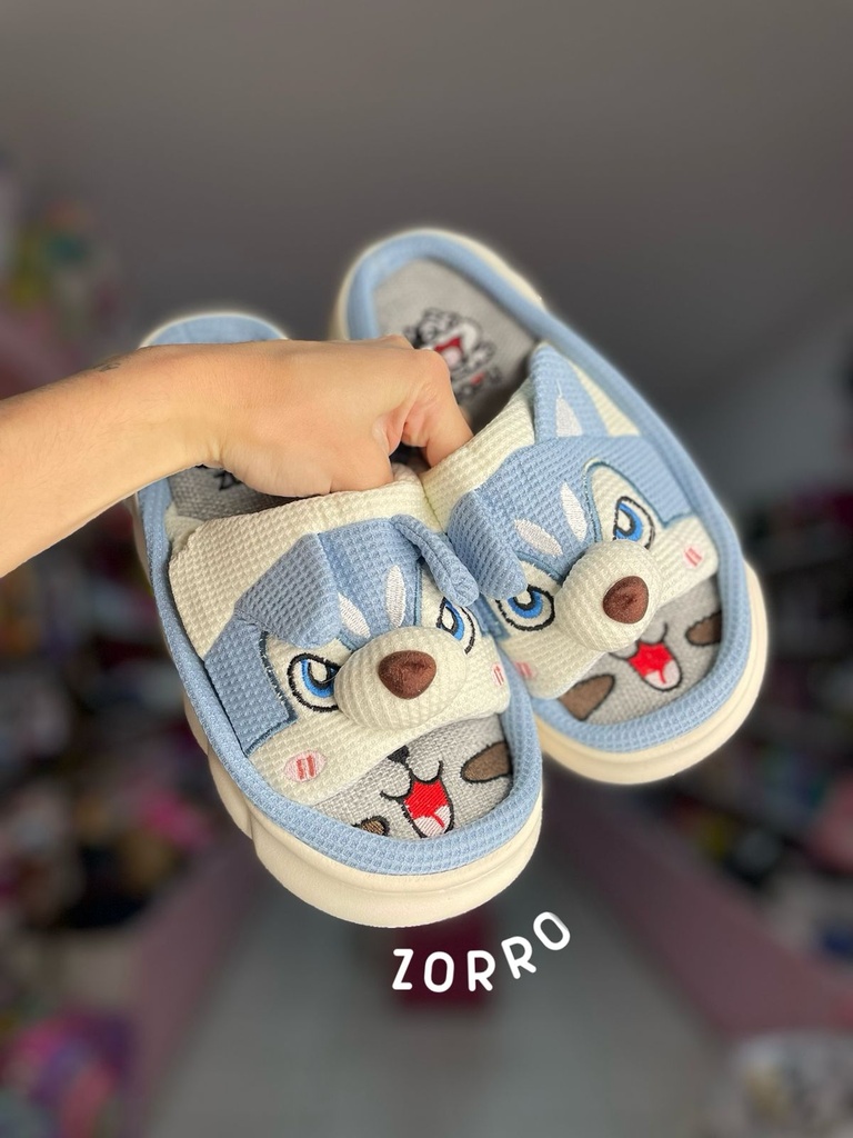 Pantufla importada zorro
