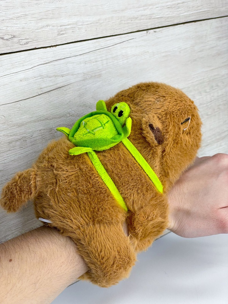 Brazalete peluche ventilador en la cola + sonido capybara