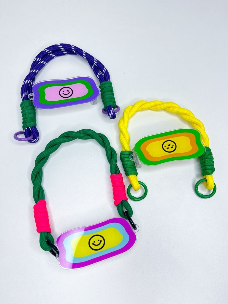 Correa para celular + soporte caritas