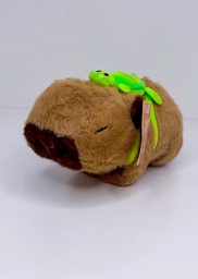Brazalete capybara con mochila de tortuga