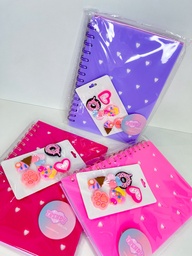 Cuaderno trendy con pins